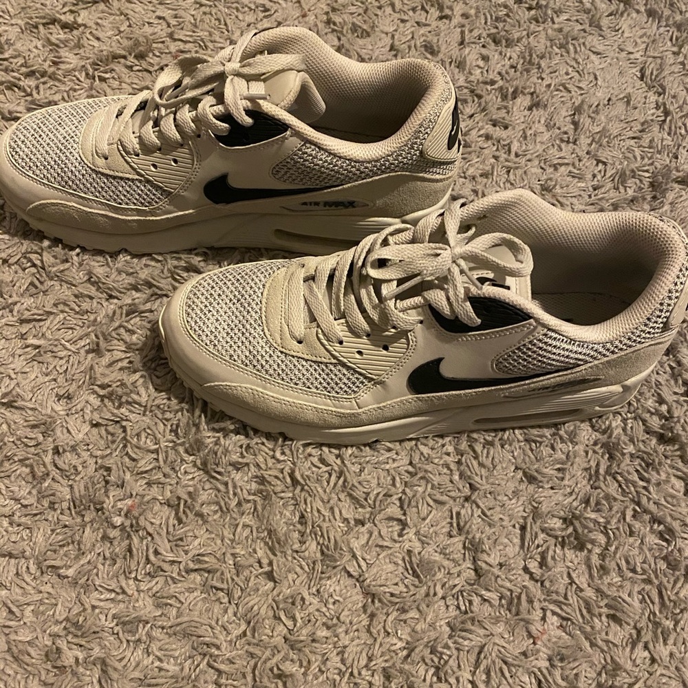 Nike Airmax 90 Essential “Lightbone” - Picture 2 of 4